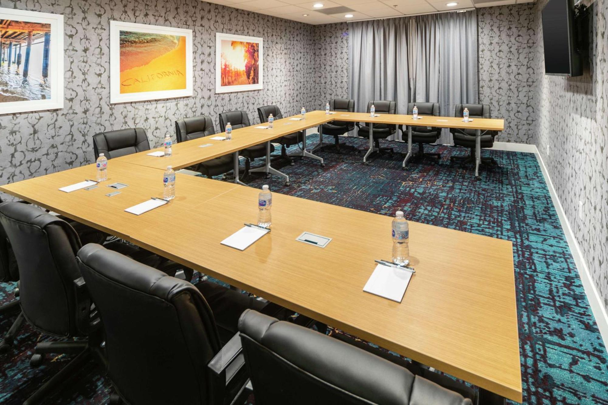 Hampton Inn & Suites Santa Maria Esterno foto