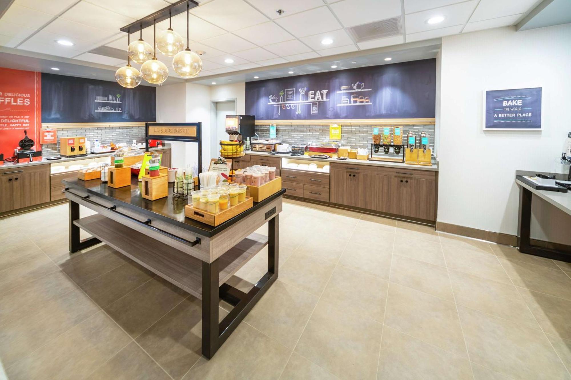 Hampton Inn & Suites Santa Maria Esterno foto